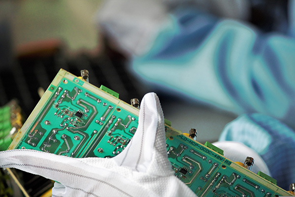 Image of a product assembly line with standardized components